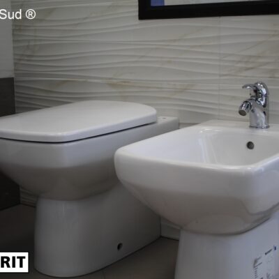 Sanitari Geberit Selnova Square filomuro, filoparete a terra Rimfree - smalto ANTI-INGIALLIMENTO